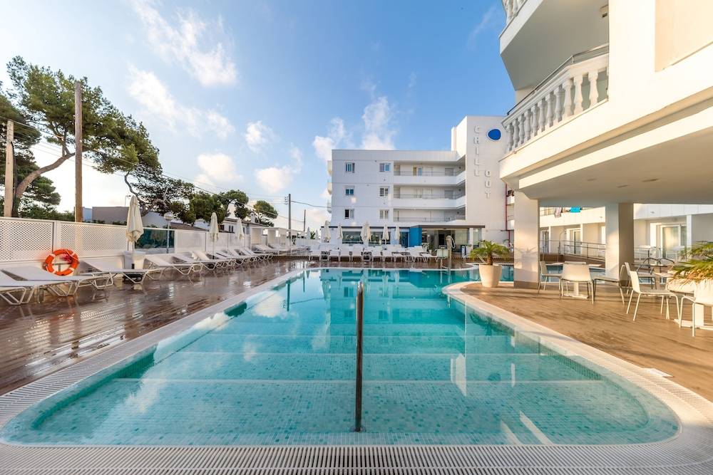 Welikehotel Triton Beach 1
