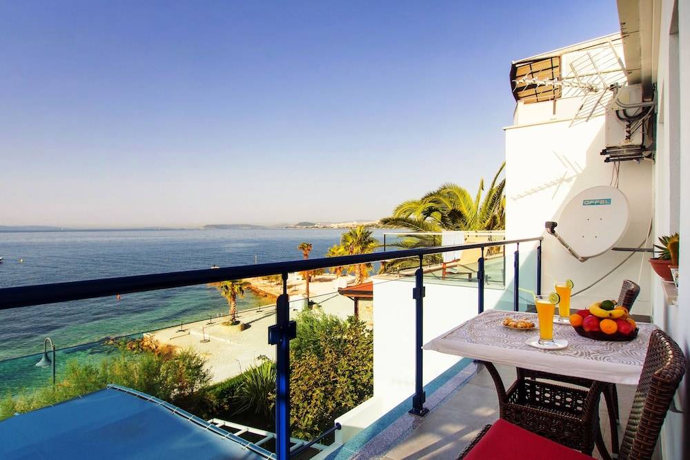 Beach Guesthouse Mediteran 1