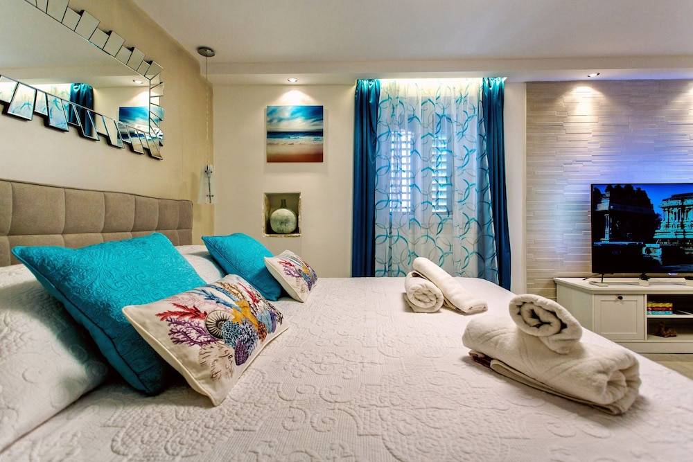 House Sandra 1