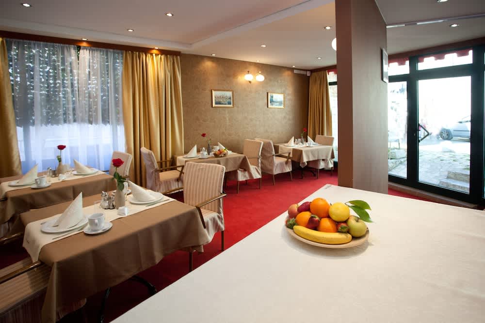 Authentic Luxury Rooms 2