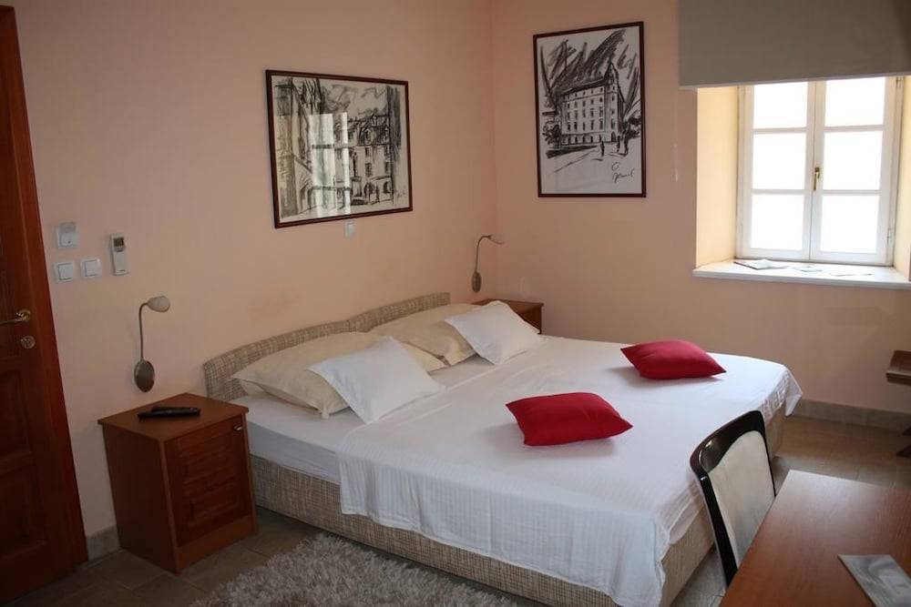 Rooms Toni Palace 1