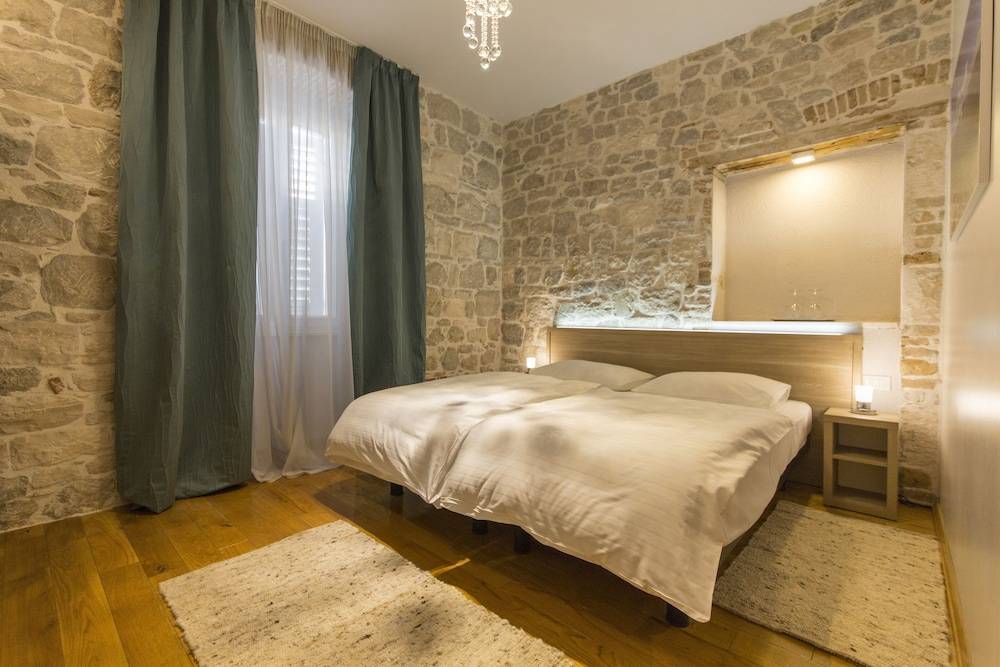Tifani Luxury Rooms 1