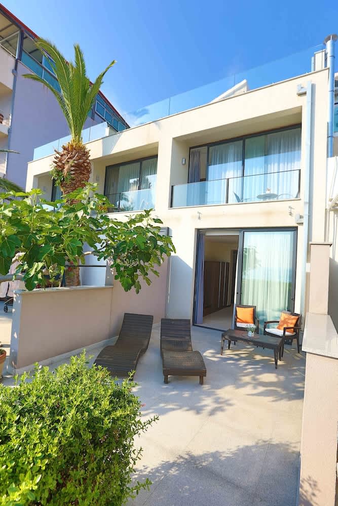 Beach Hotel Split 1