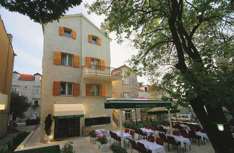 Hotel Trogir 1