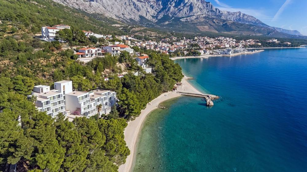 Bluesun Mala Berulia 1