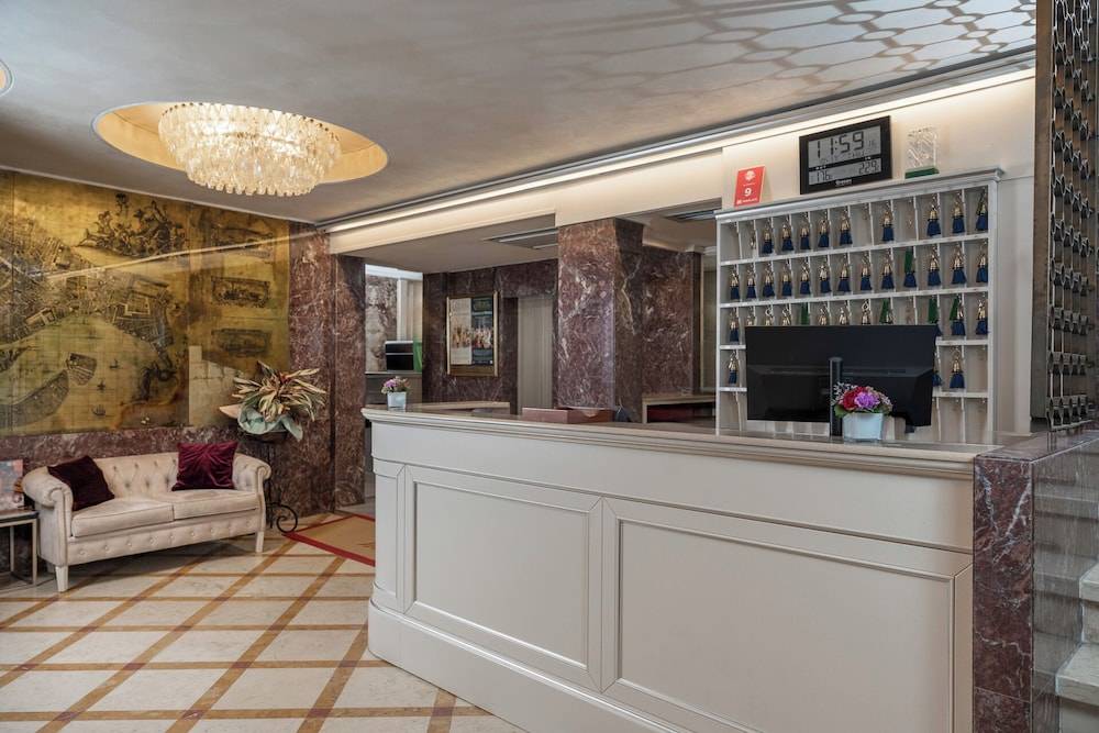 Hotel Montecarlo 2