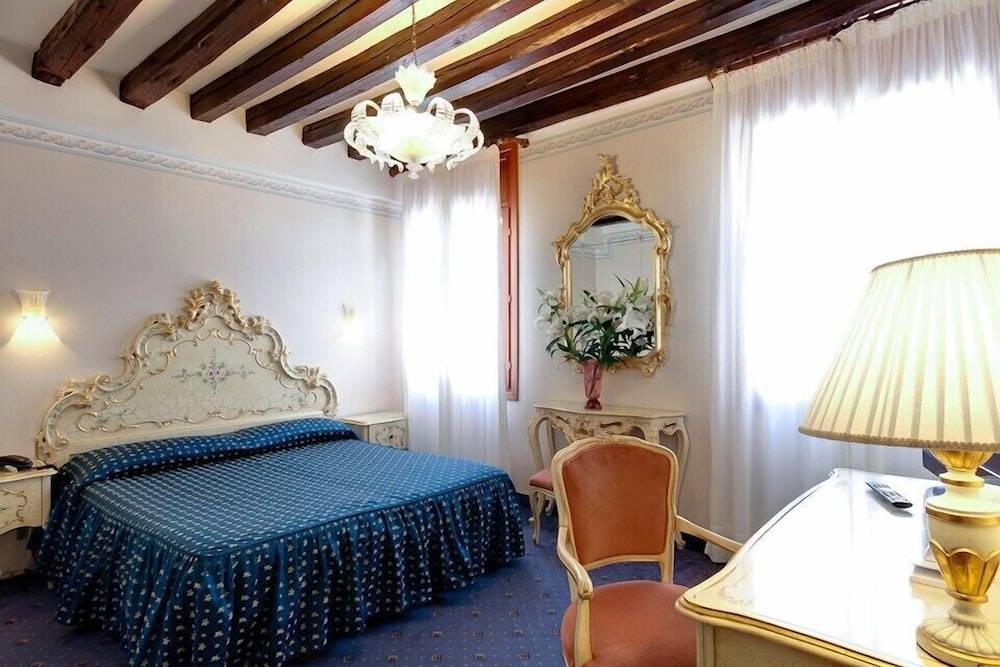 Hotel Diana 1