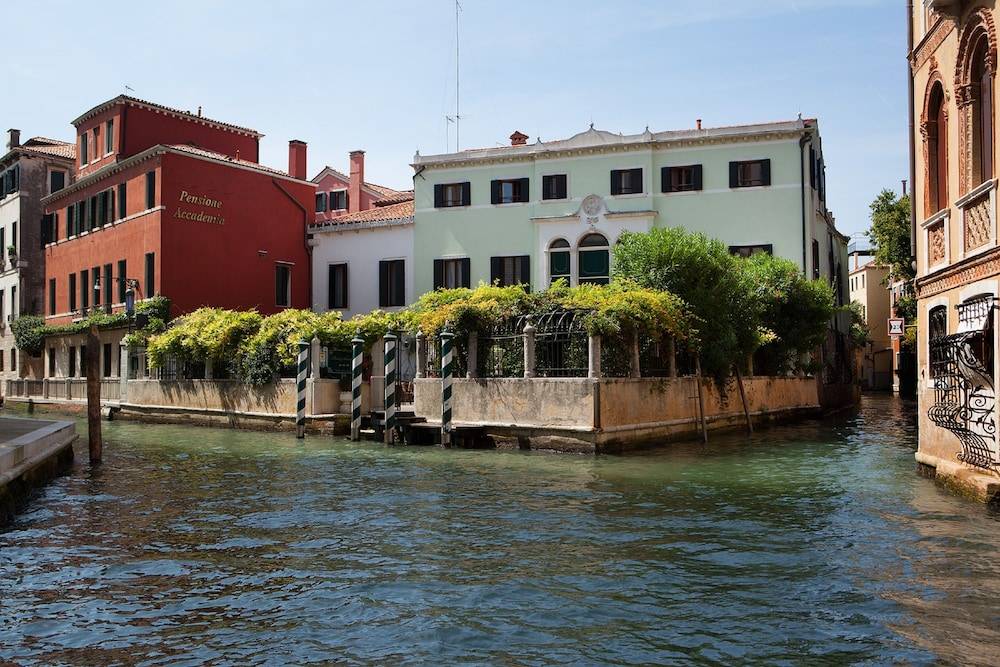 Pensione Accademia - Villa Maravege 1