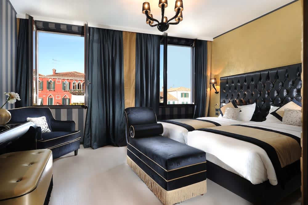 Carnival Palace - Venice Collection 1