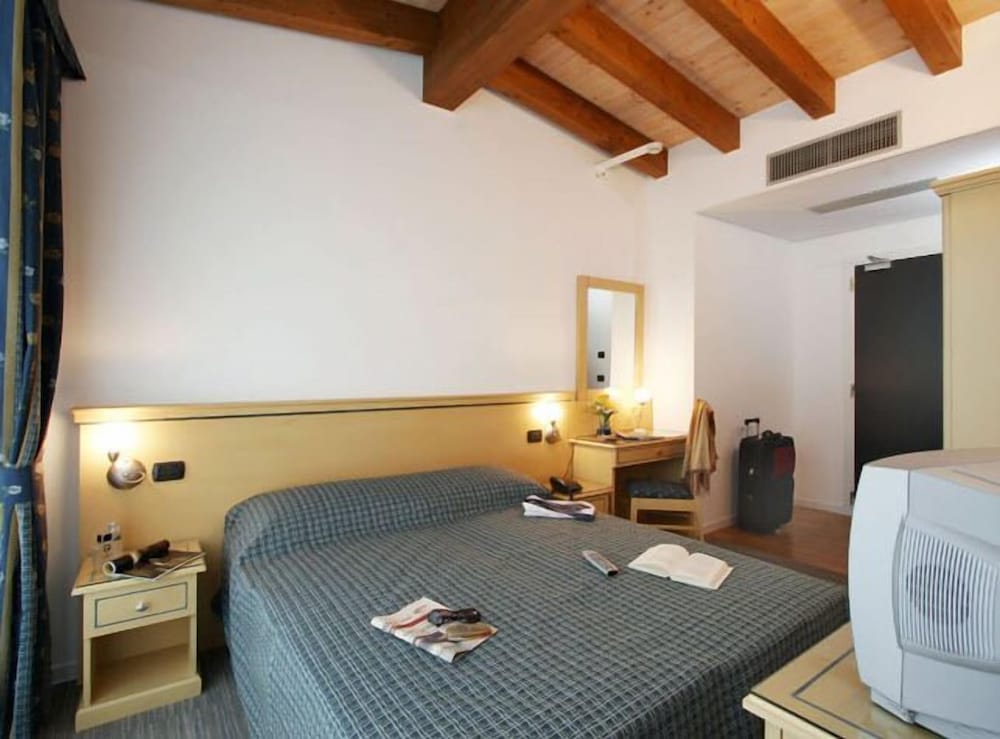 Hotel Mary 1
