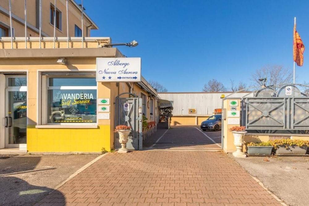 Albergo Nuova Aurora - FREE PARKING & BREAKFAST 1
