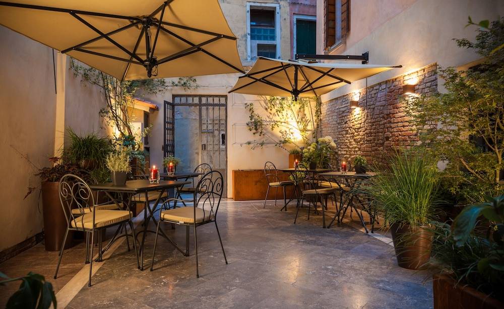 Liassidi Wellness Suites 2