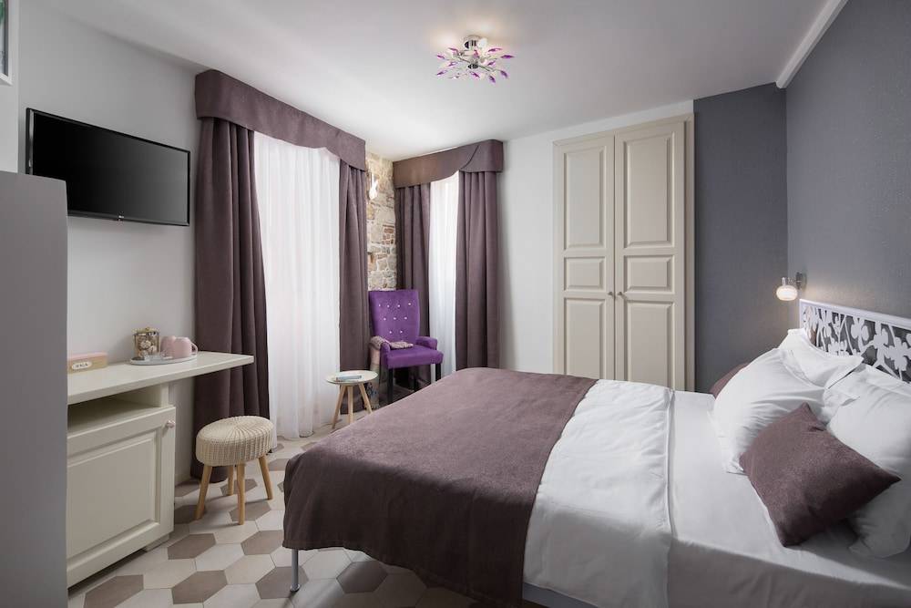 Noemi's rooms 1