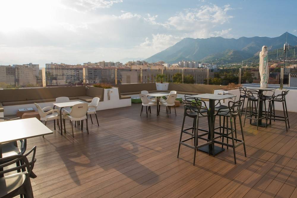 DAOS Suites & Terrace Marbella 1