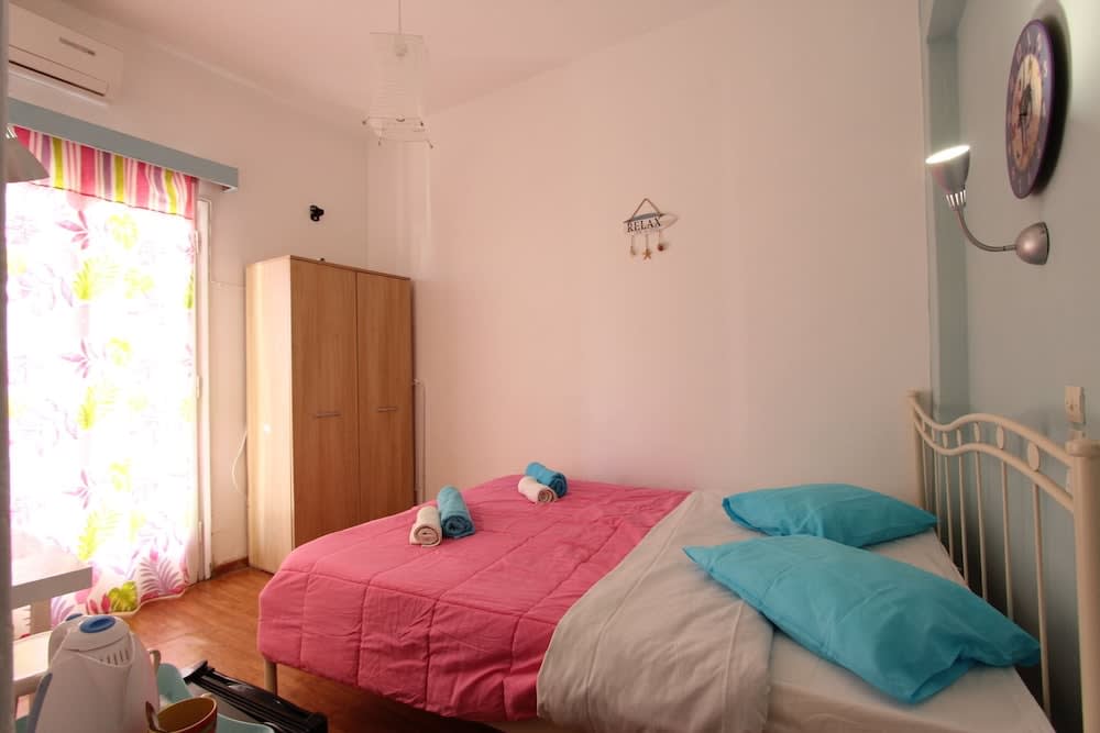 Avra Budget Beach Rooms 1