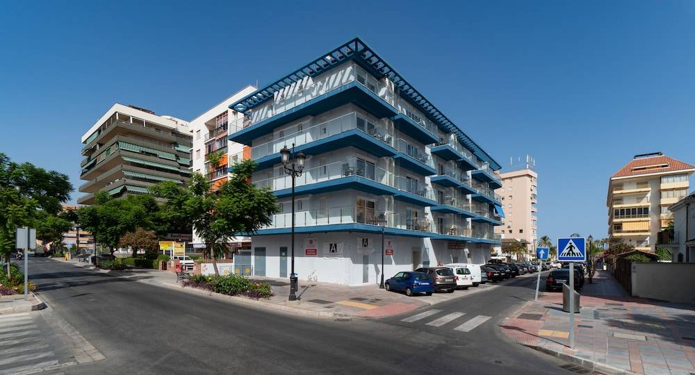Sur Suites La Dorada, centricos soleados a pocos metros de la Playa y con Parking Opcional 2