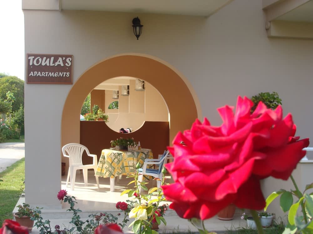 Toula's Apartments 2