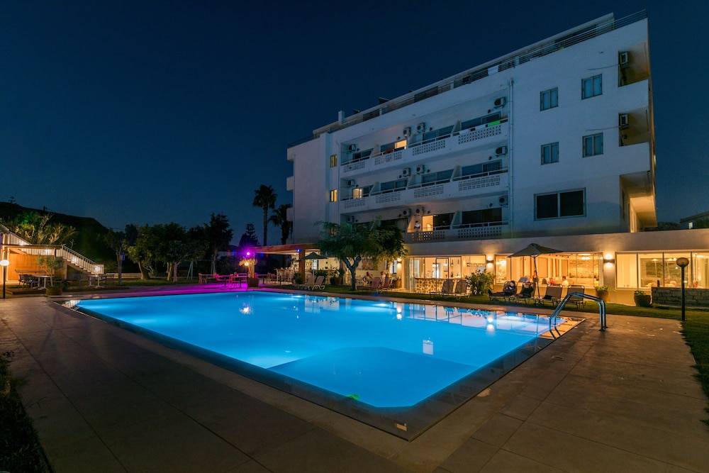 Matala Bay Hotel 1