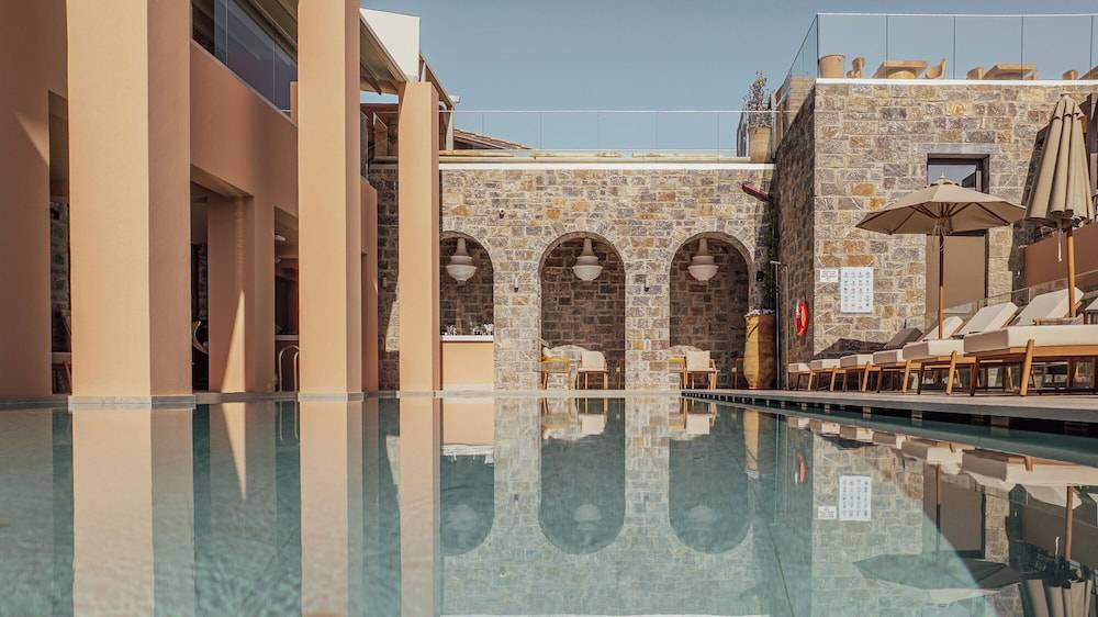 Volta Seaside Boutique Hotel 1