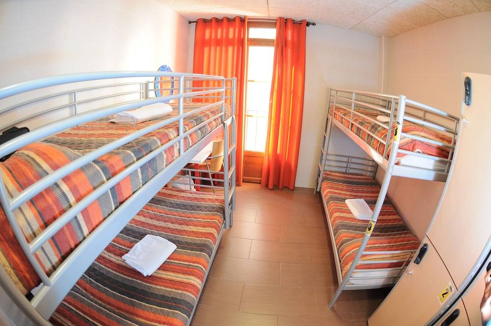Be Zaragoza Hostel 1