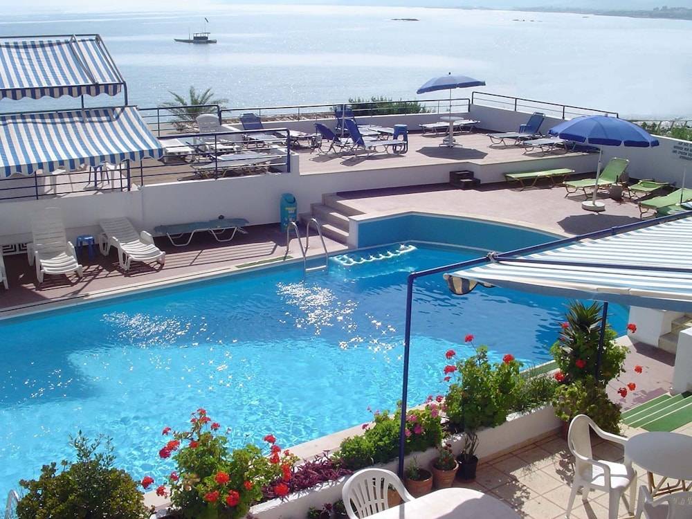 Hotel Thisvi 1