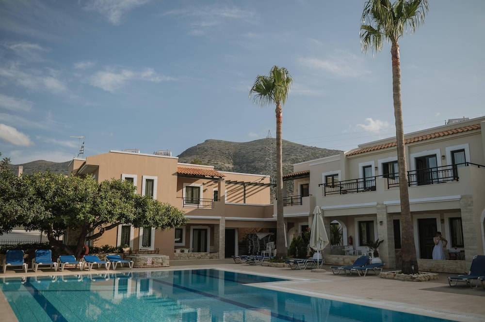 Dionysos Apartments & Studios 1