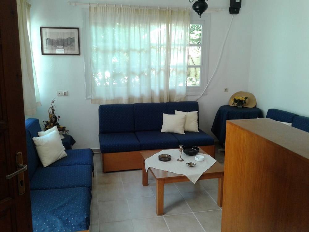 Remi Studios & Apartments 2