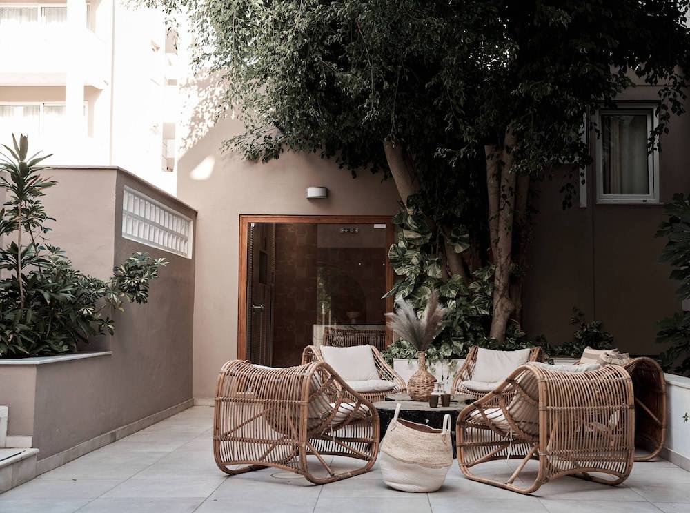 Troulis Apart-Hotel 2