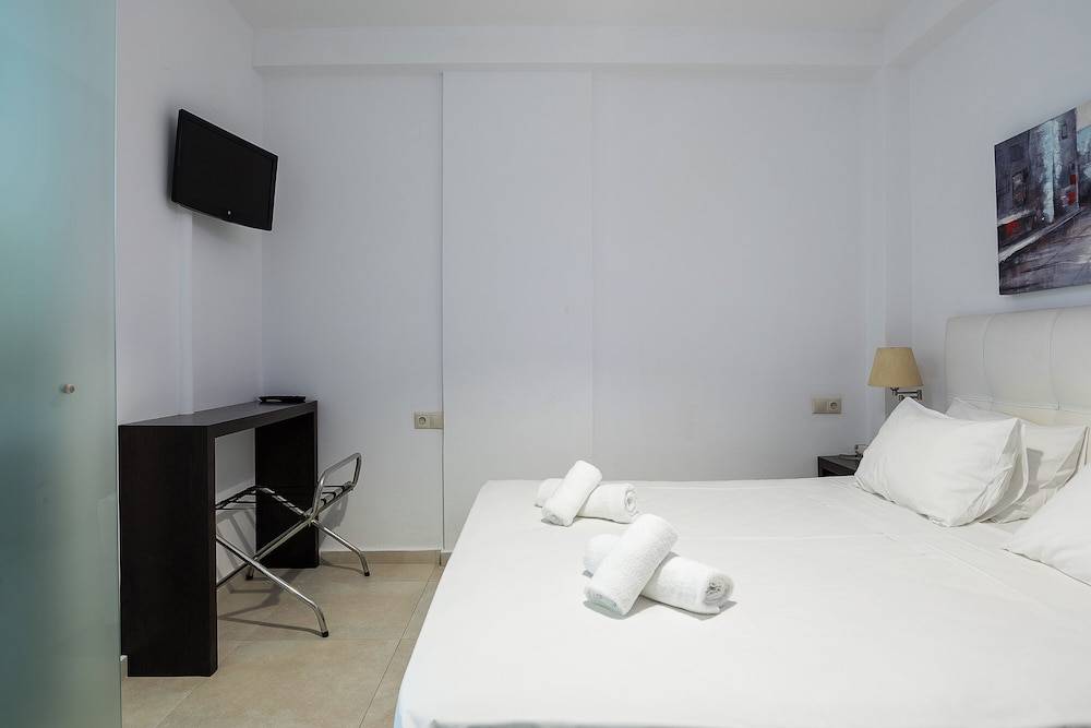 Pantheon Villas & Suites 2
