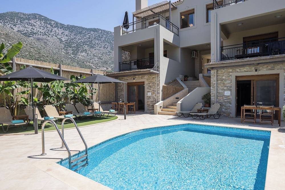 Pantheon Villas & Suites 1