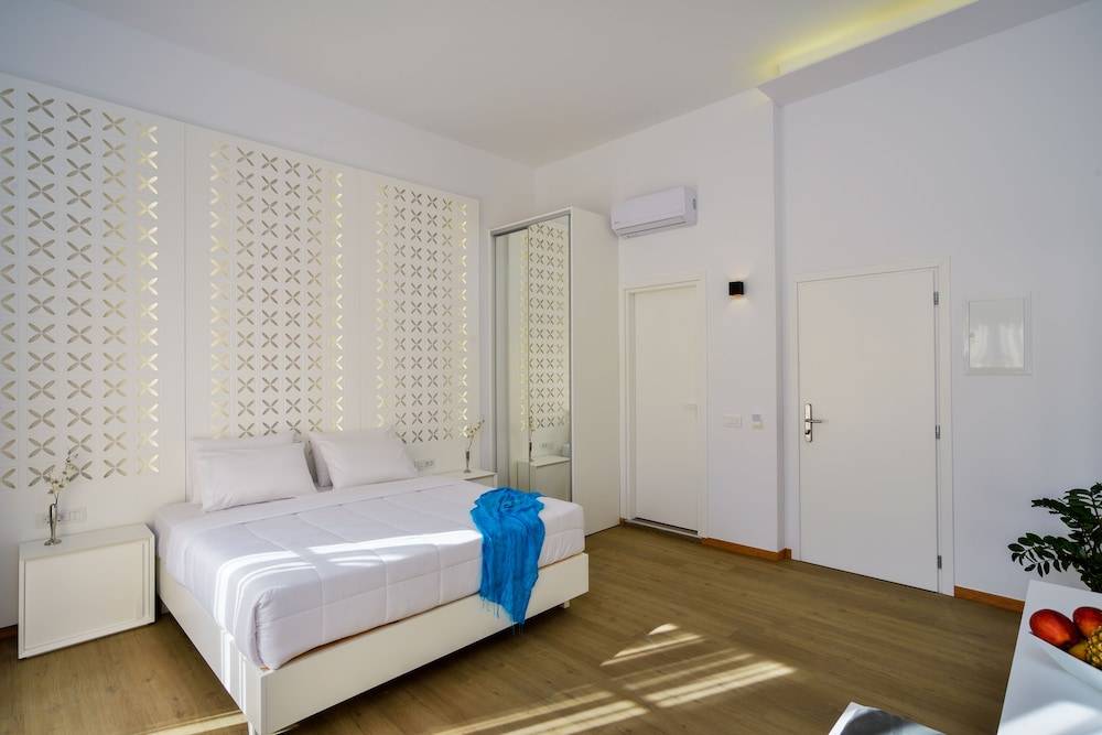 Elia Portou Luxury Residence 1