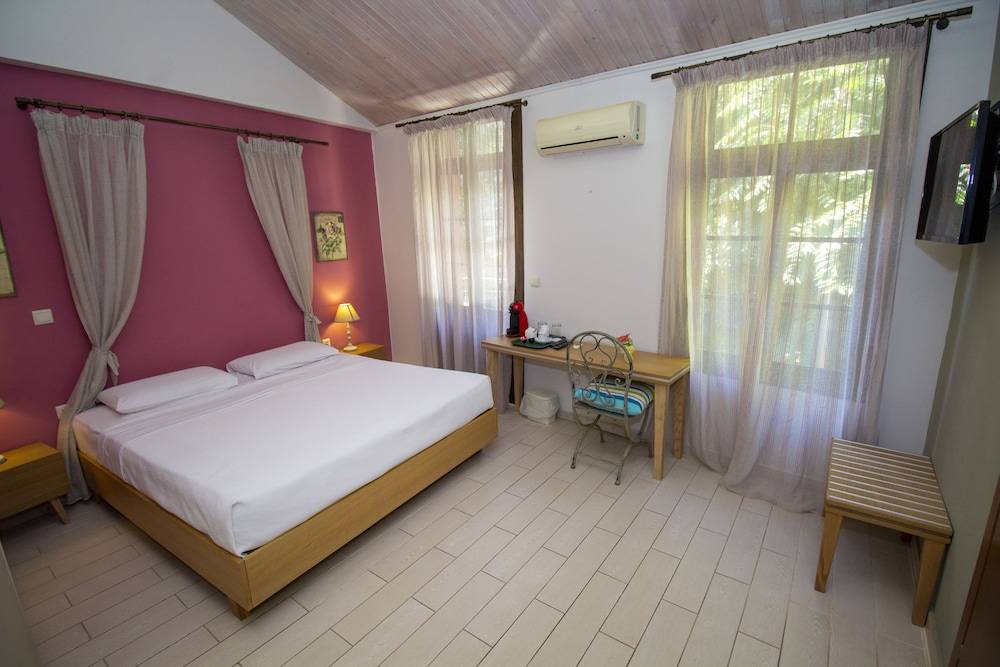 Elia Portou Rooms 1