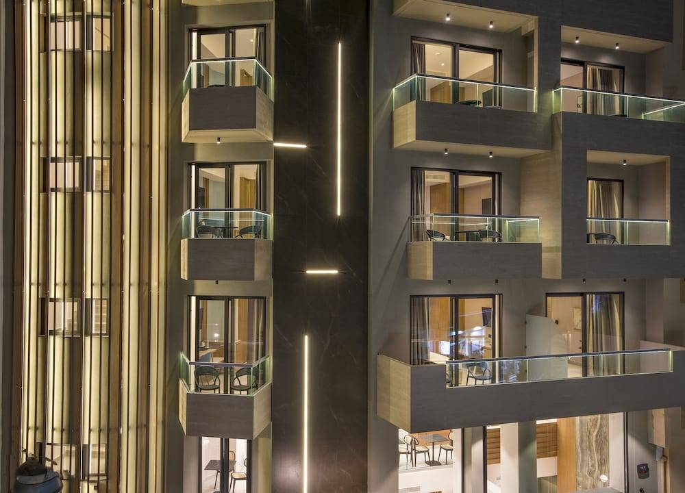M City Hotel 1