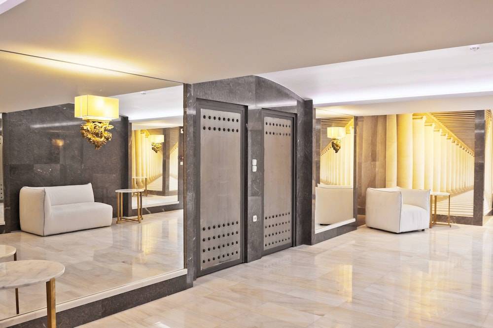 Royal Marmin Bay Boutique & Art Hotel 2