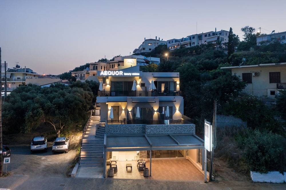Aequor Luxury Rooms & Apartments 1