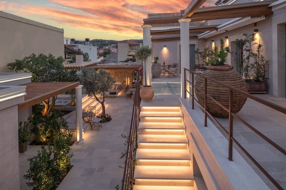Inotropes Boutique Suites - Adults Only 1