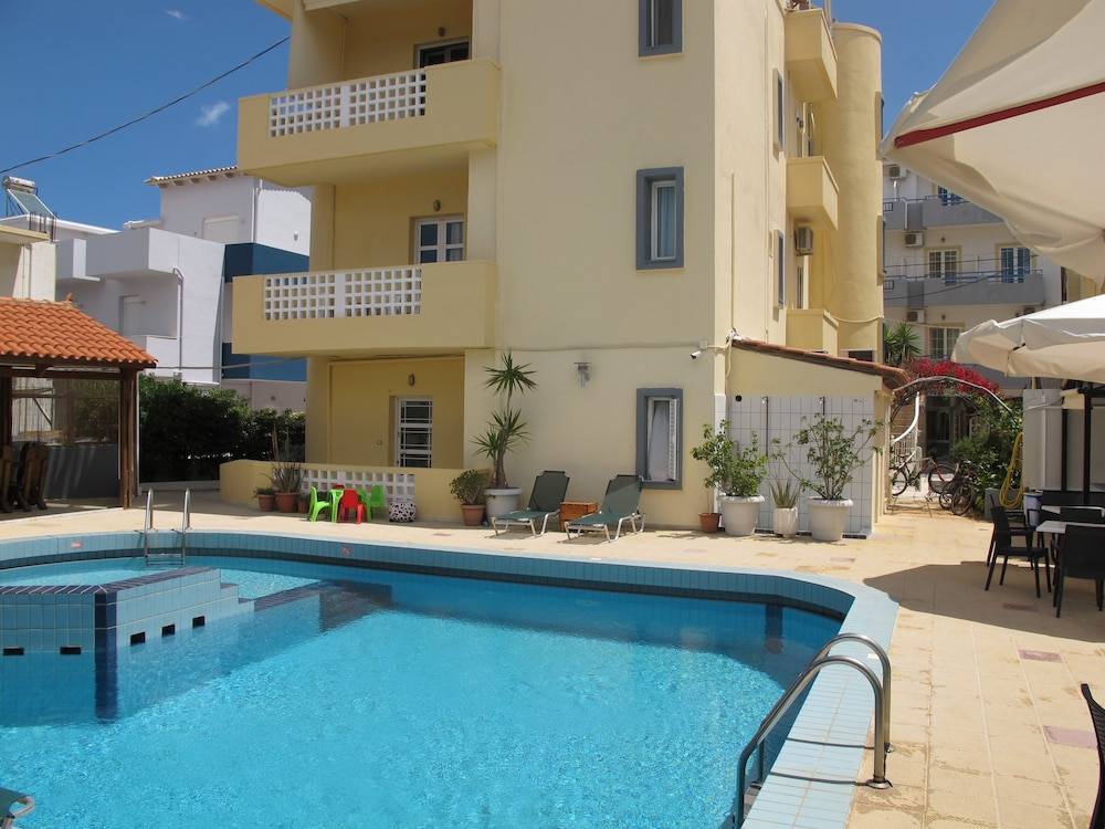 Albatross Apartments 1