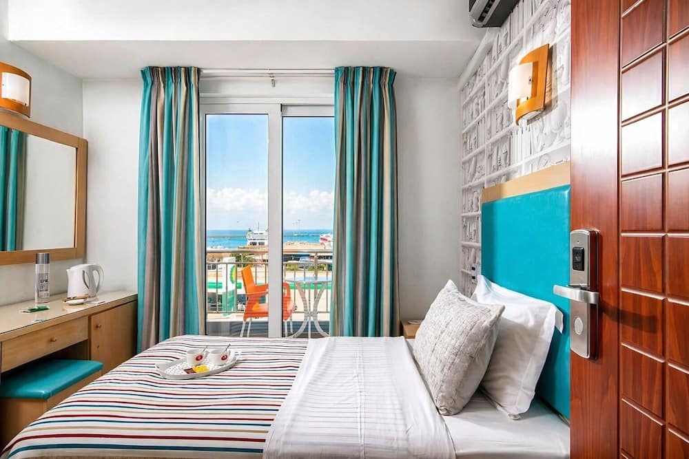 City Life Port Hotel 1