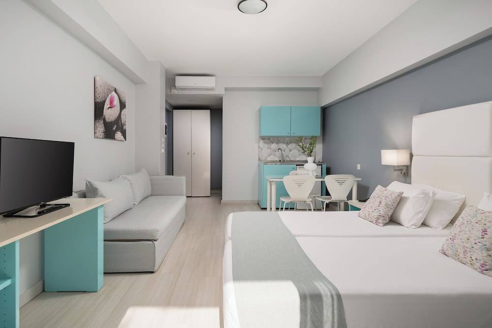 Sunrise Village Hotel - All Inclusive 1