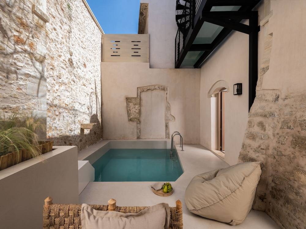 Sutor Chic Manor 1