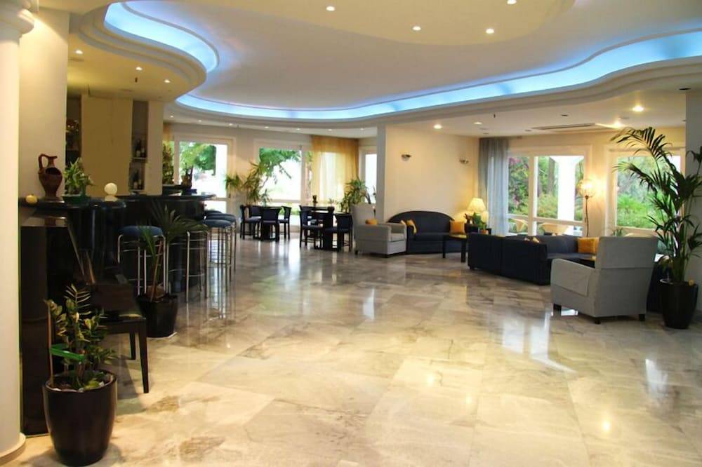 Mantenia Hotel 1