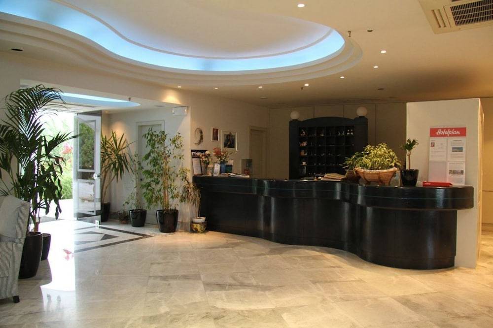 Mantenia Hotel 2