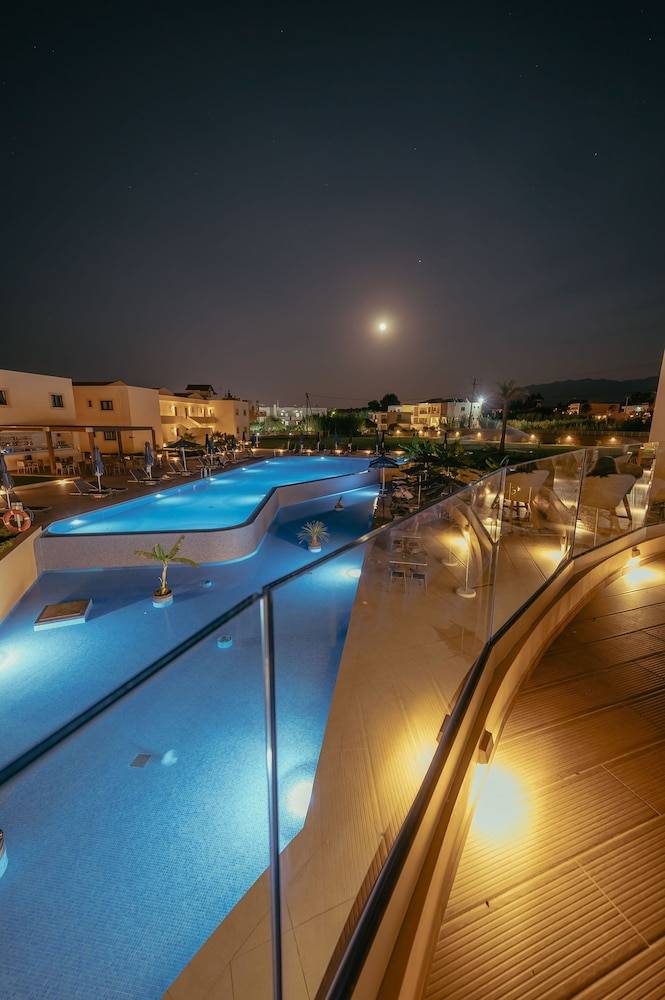 Silver Beach Hotel & Apartments 1