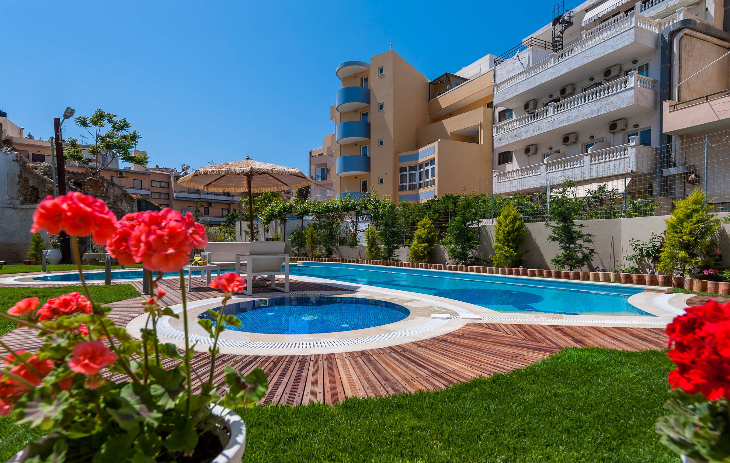Leonidas Hotel & Apartments 2