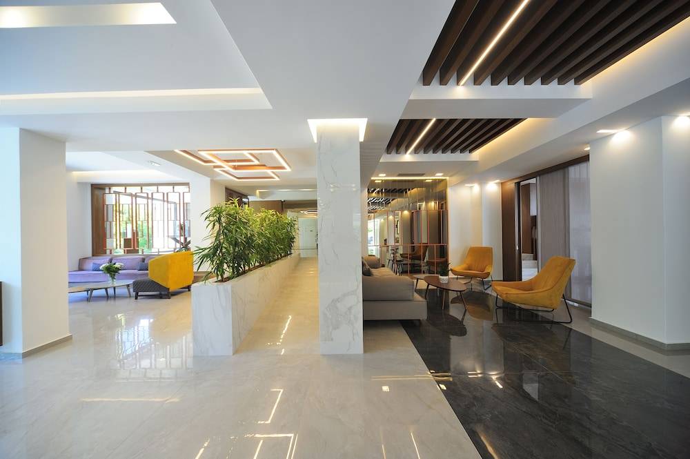 Atrium Ambiance Hotel 2