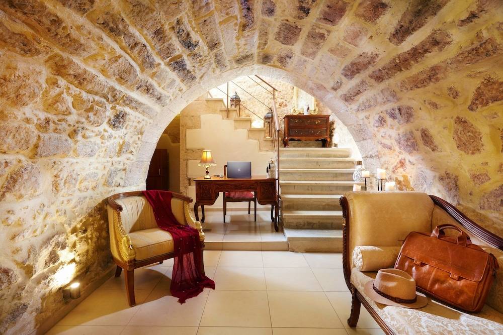 Archontiko Old Town Suites 1
