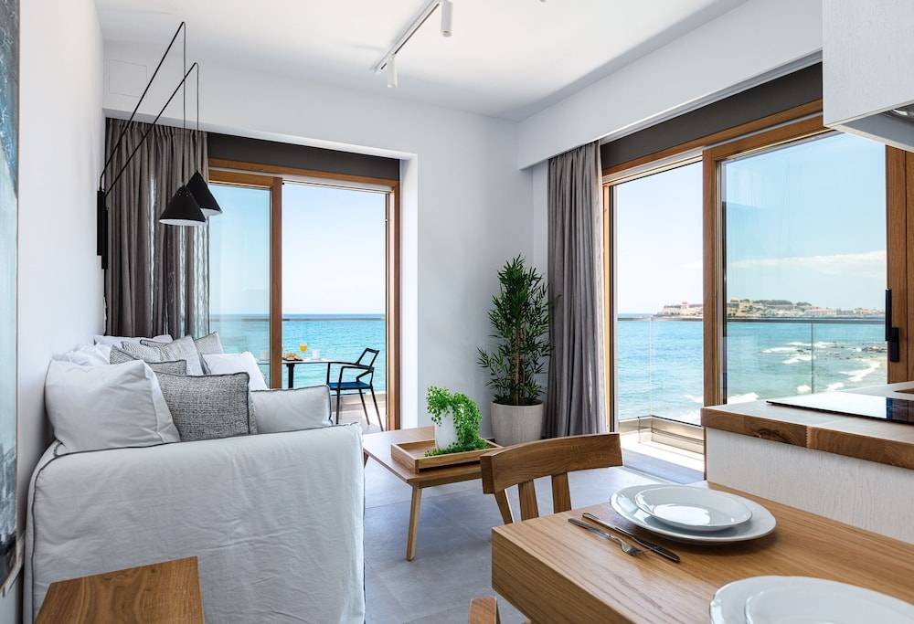 North Coast Seaside Suites 1