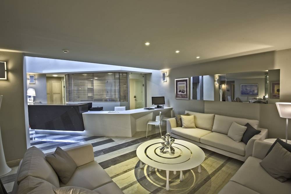 Swell Boutique Hotel 2