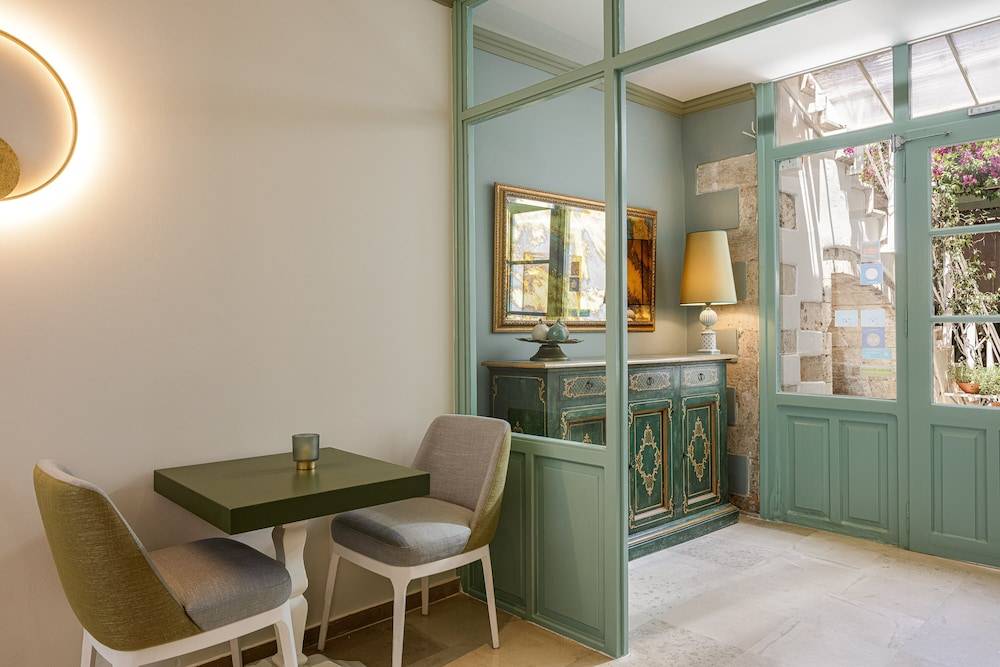 Mythos Suites Boutique Hotel 2
