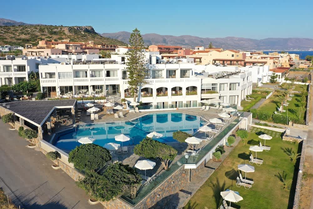 Maritimo Beach Hotel 1